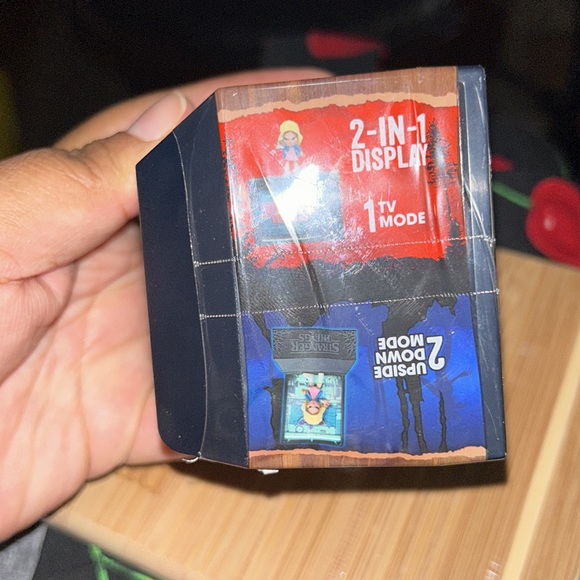 NWT YuMe Toys 1 Upside Down Capsule S1 (Netflix Stranger Things) - Picture 4 of 7